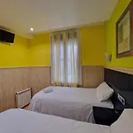 Izar Bat - Self Check-in Guest house *