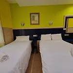 Izar Bat - Self Check-in Guest house *