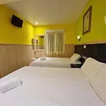 Izar Bat - Auto Check-in 招待所 圣塞瓦斯蒂安