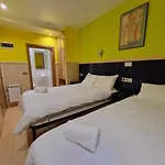 招待所 Izar Bat - Auto Check-in