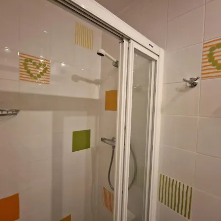 Izar Bat - Self Check-in San Sebastian