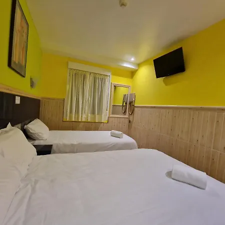 Izar Bat Vendégház *