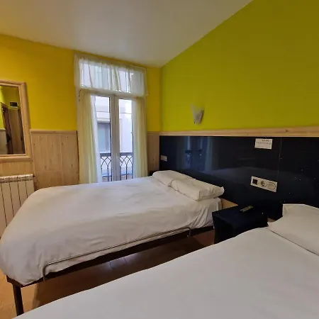 Izar Bat Guest house