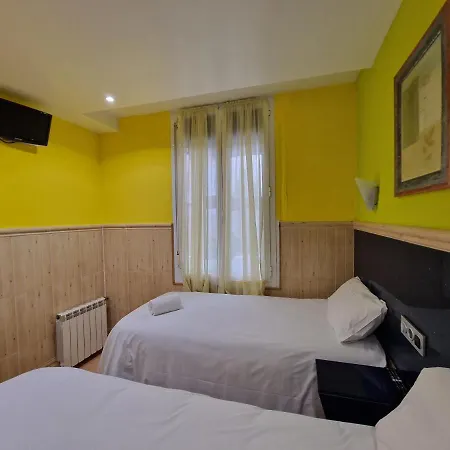 Izar Bat ゲストハウス *