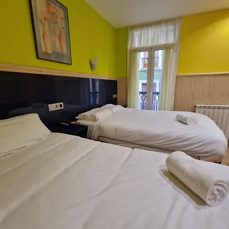 Izar Bat Guest house