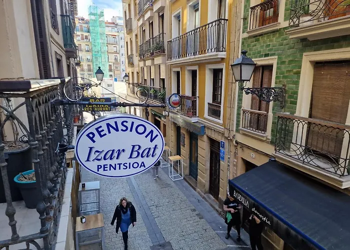 Izar Bat Pensión *